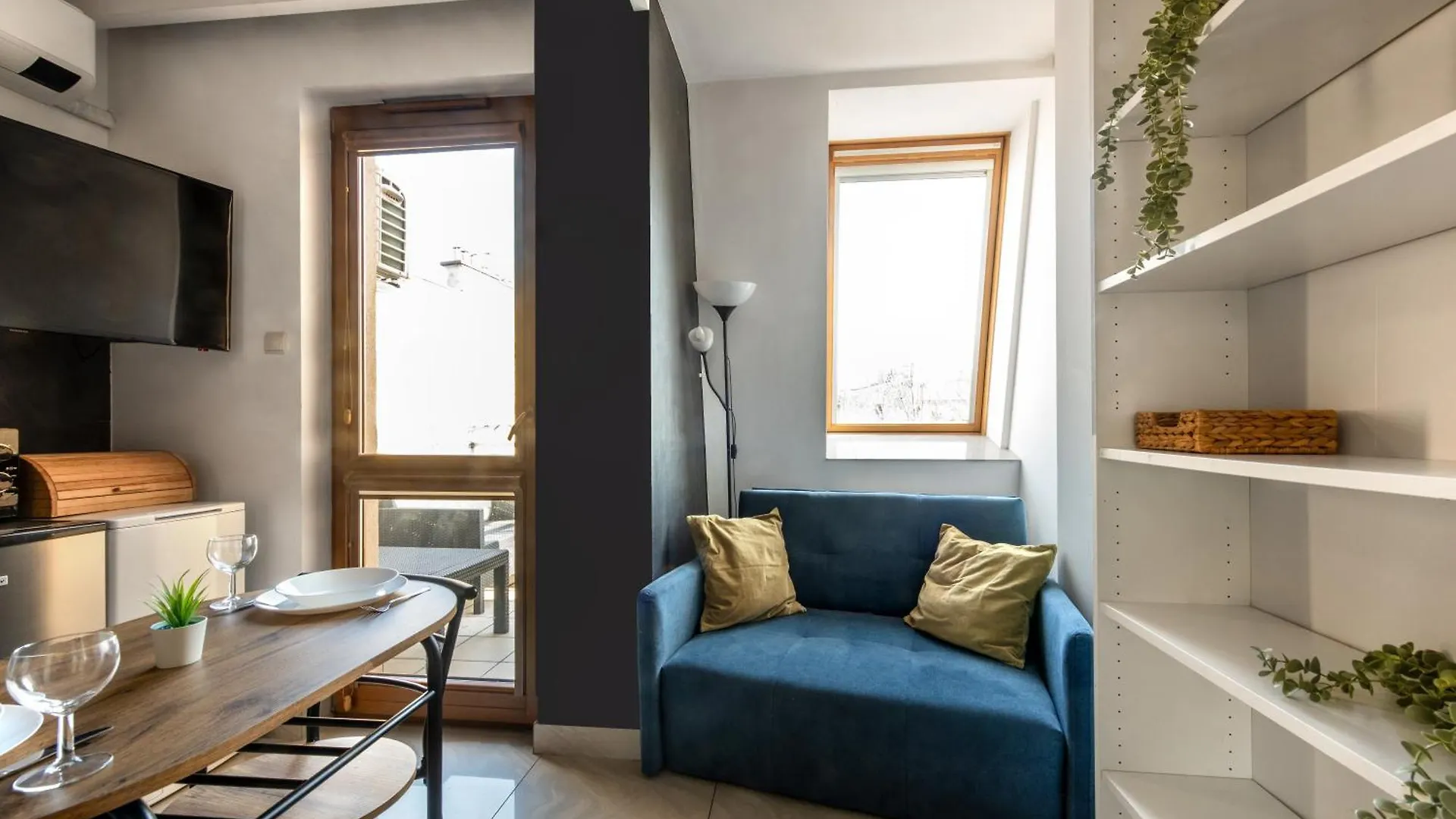 Charming Apartment With Air Conditioning For Couples In The City Center Krakow 0*,  Poland