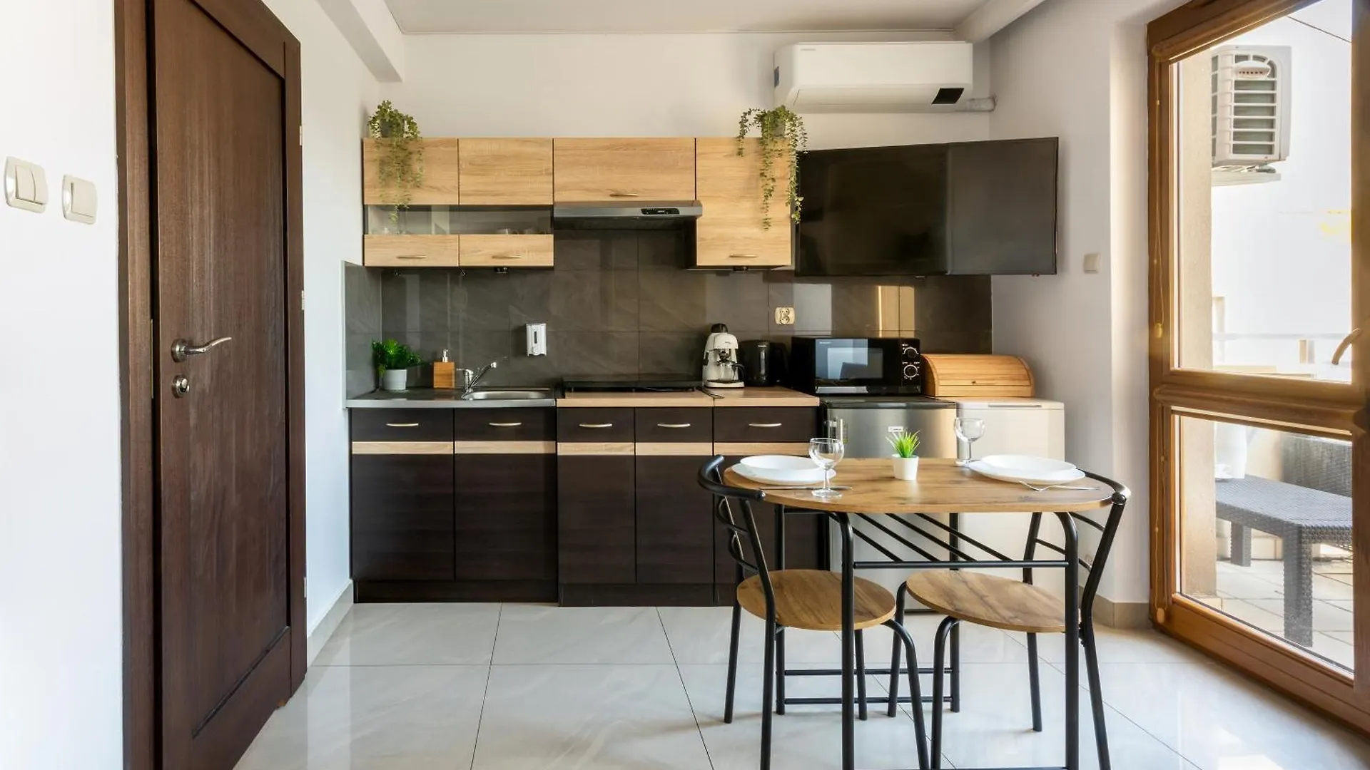 Charming Apartment With Air Conditioning For Couples In The City Center Krakow
