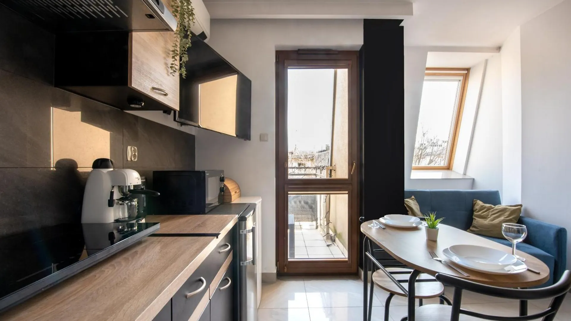 Charming Apartment With Air Conditioning For Couples In The City Center Krakow