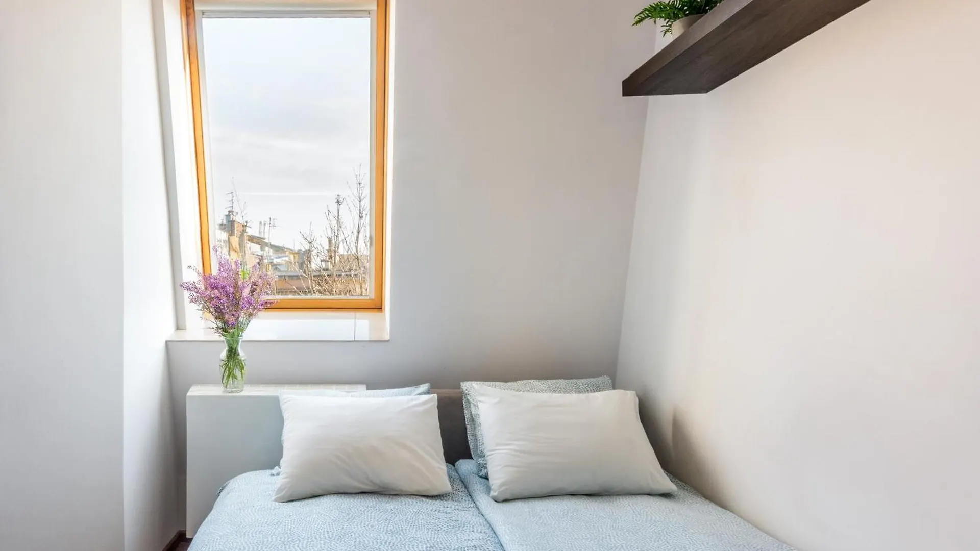 Charming Apartment With Air Conditioning For Couples In The City Center Krakow